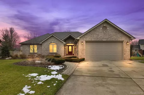 21048 Proust Crt Ct, Macomb, MI 48044