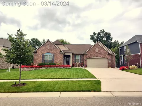 837 Balsam Cir, Rochester, MI 48307
