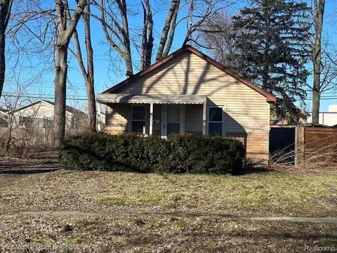 405 4th Ave, Pontiac, MI 48340