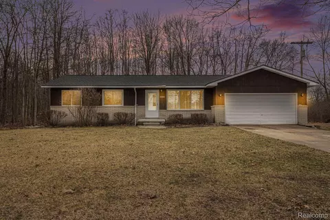 45225 Dunn Rd, Sumpter, MI 48111