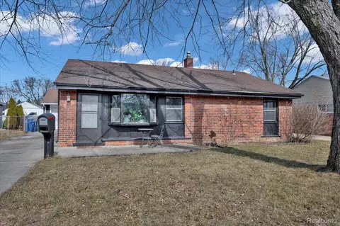 11127 Edgemont Ave, Warren, MI 48089