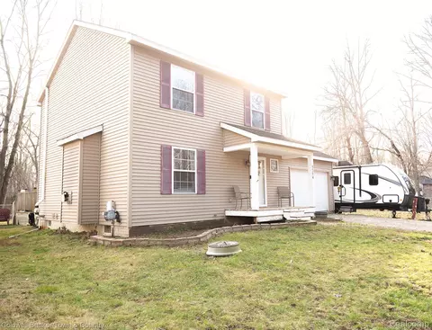 5754 Woodbine, Pinckney, MI 48169