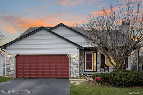 791 Inverness Dr, Oxford, MI 48371