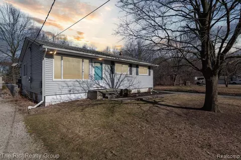 37466 Marquette St, Westland, MI 48185