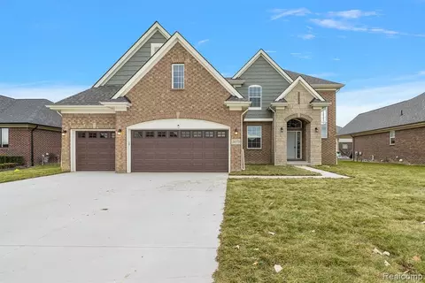 26573 Creek View Dr, New Baltimore, MI 48051