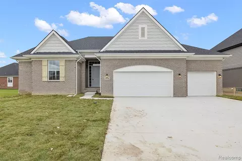 26556 Creek View Dr, New Baltimore, MI 48051