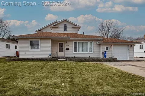 22942 Allor St, Saint Clair Shores, MI 48082