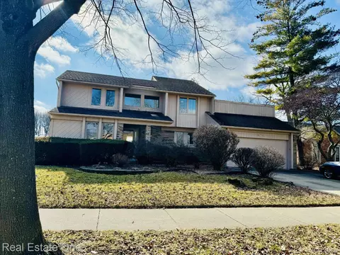 1262 Judy Dr, Troy, MI 48083