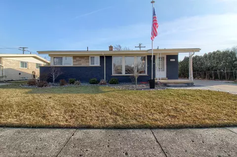2641 Emeline St, Trenton, MI 48183