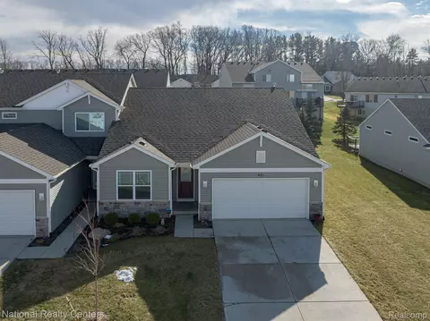 471 Hosta, Howell, MI 48843