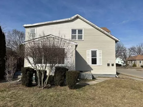 16851 Stephens Dr, Eastpointe, MI 48021