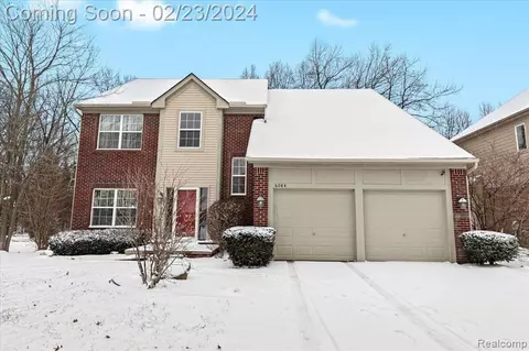 6084 Cheshire Park Dr, Clarkston, MI 48346