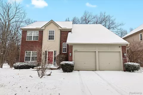 6084 Cheshire Park Dr, Independence, MI 48346