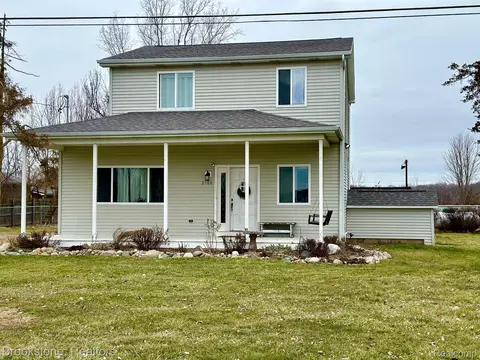 9164 Baldwin Rd, Gaines, MI 48436