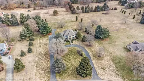 8482 Ranch Estates Rd, Clarkston, MI 48348