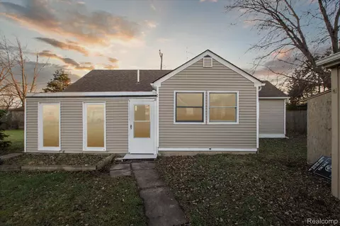 21216 Vermander Ave, Clinton Township, MI 48035