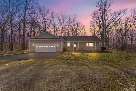 6815 Serenity Ln, St. Clair, MI 48079