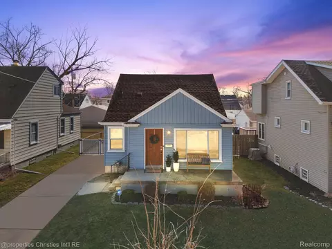 1229 Cambridge Rd, Berkley, MI 48072