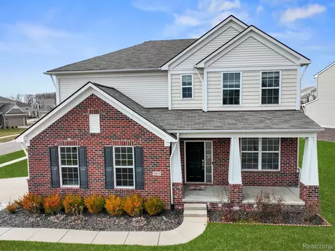 30075 Macintosh Ln, Lyon, MI 48165