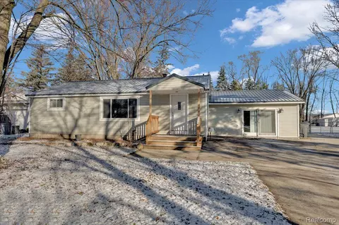 329 Engle St, Imlay City, MI 48444