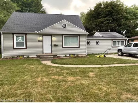 5133 E Brookfield Dr, Meridian, MI 48823