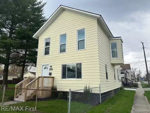 2539 Forest St, Port Huron, MI 48060