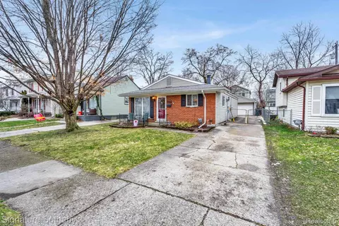 3843 Buckingham Ave, Berkley, MI 48072