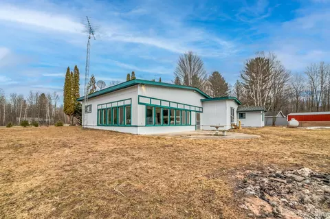 8911 Ora Lake Rd, Plainfield, MI 48739