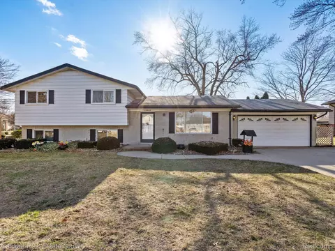 13332 Terry Dr, Shelby Township, MI 48315