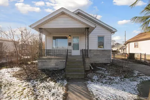 345 W Woodruff Ave, Hazel Park, MI 48030