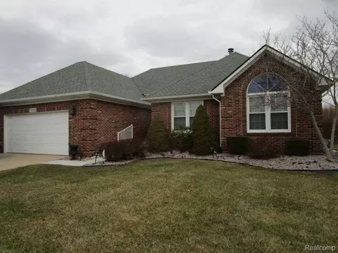 46200 Coachwood Dr, Shelby Township, MI 48315