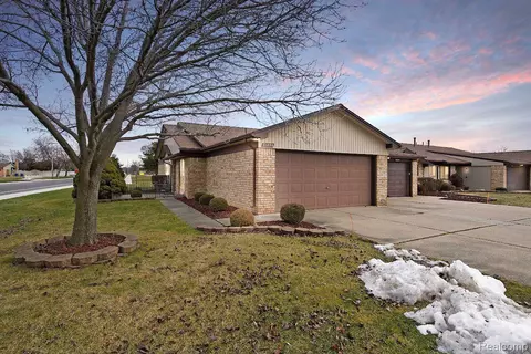 31806 Raymond Dr, Warren, MI 48093