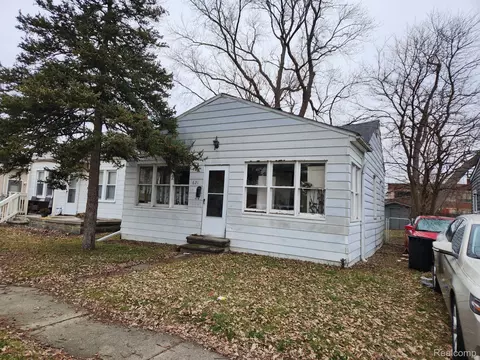 621 Ardmore Dr, Ferndale, MI 48220