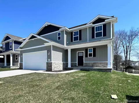 2111 Dabate Dr, Howell, MI 48843