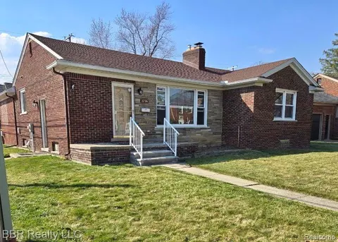 2726 Chelsea St, Trenton, MI 48183