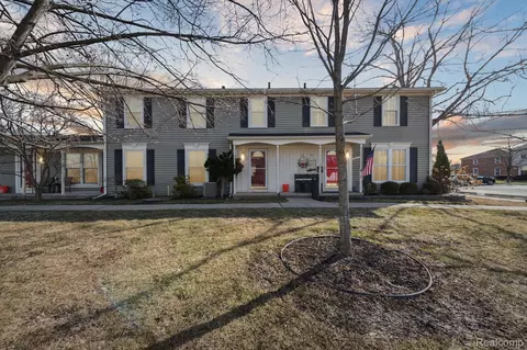28307 Greenbriar Way, Brownstown, MI 48183