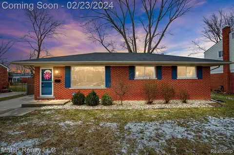 22802 Montclair St, Farmington Hills, MI 48336