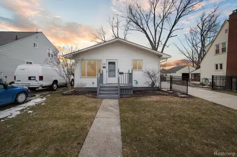 1626 Cambridge Rd, Berkley, MI 48072