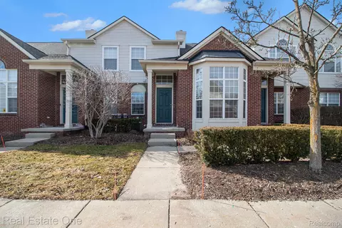 32102 Alexa Dr #197, Commerce, MI 48390