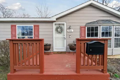 880 N East St, Fenton, MI 48430