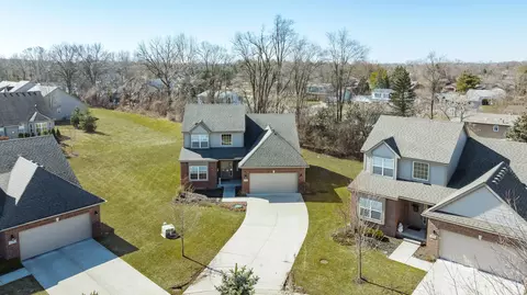 1222 Wind Chime Dr #48, Waterford, MI 48327