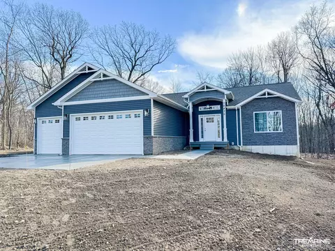 10475 Rolston Rd, Argentine, MI 48418