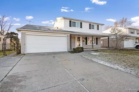 4204 Nickolas Dr, Sterling Heights, MI 48310