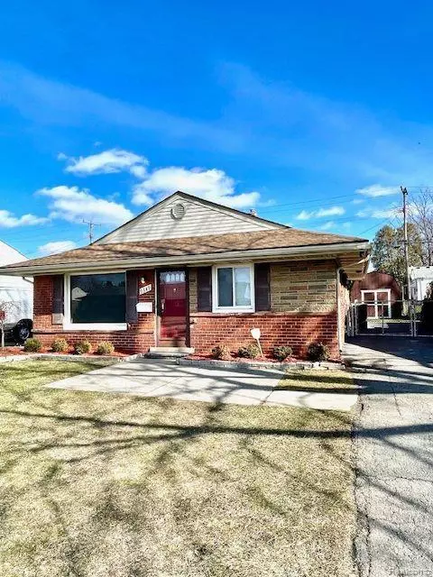 9349 Westpoint St, Taylor, MI 48180