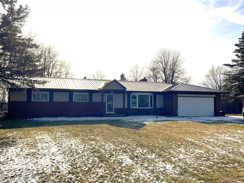 2522 Sebastian Dr, Grand Blanc, MI 48439