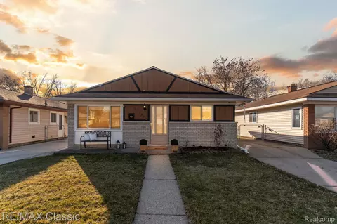 12139 Arcola St, Livonia, MI 48150