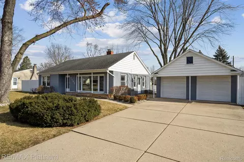 9062 Butwell St, Livonia, MI 48150