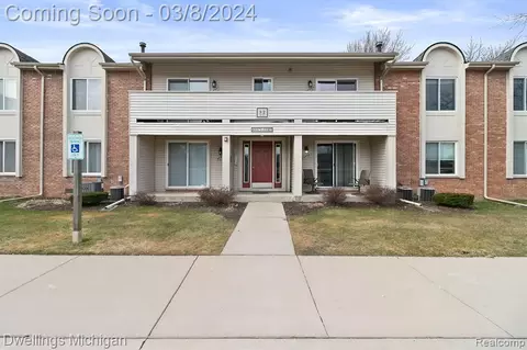44489 Savery Dr, Canton, MI 48187