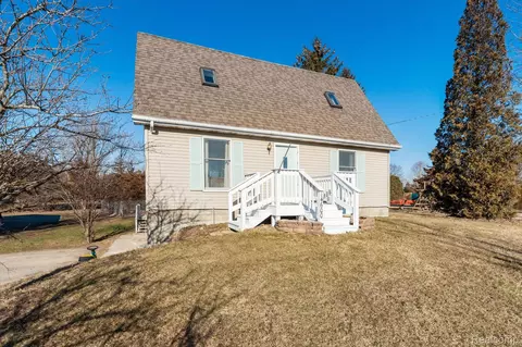 14600 Pamawa Dr, Woodstock, MI 49230