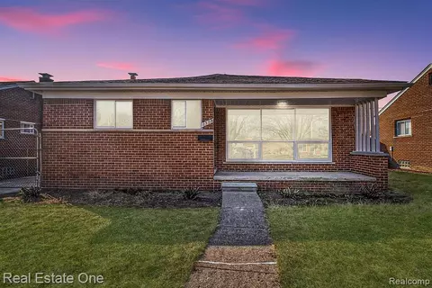 8383 Winston Ln, Dearborn Heights, MI 48127